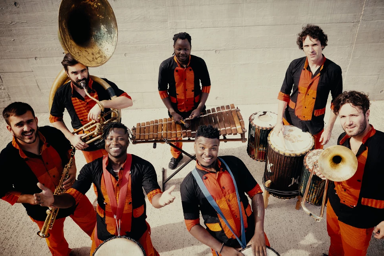 Mandé Brass Band, l’afrobeat en percussion